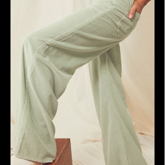 ✨SOLD✨FREE PEOPLE Ellie Corduroy Wide Leg High Rise Jeans (Size 31) NWOT $128 - Picture 2 of 10